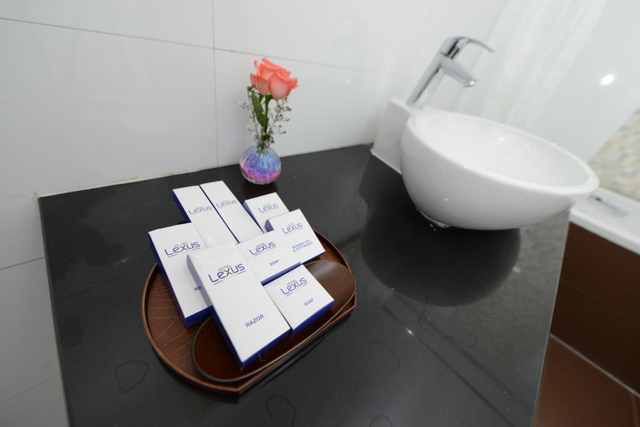 Hotel Lexus Янгон Екстериор снимка