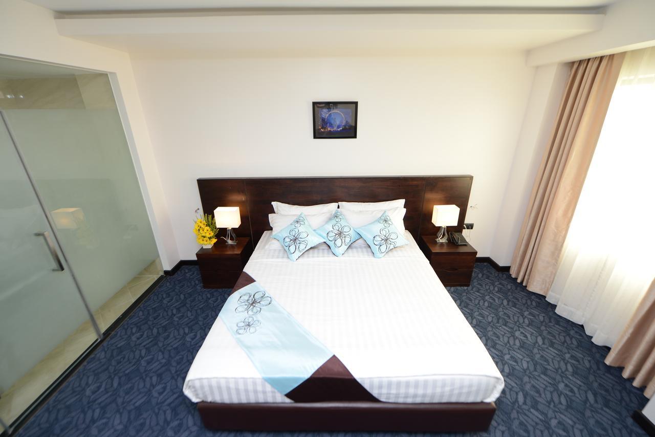 Hotel Lexus Янгон Екстериор снимка
