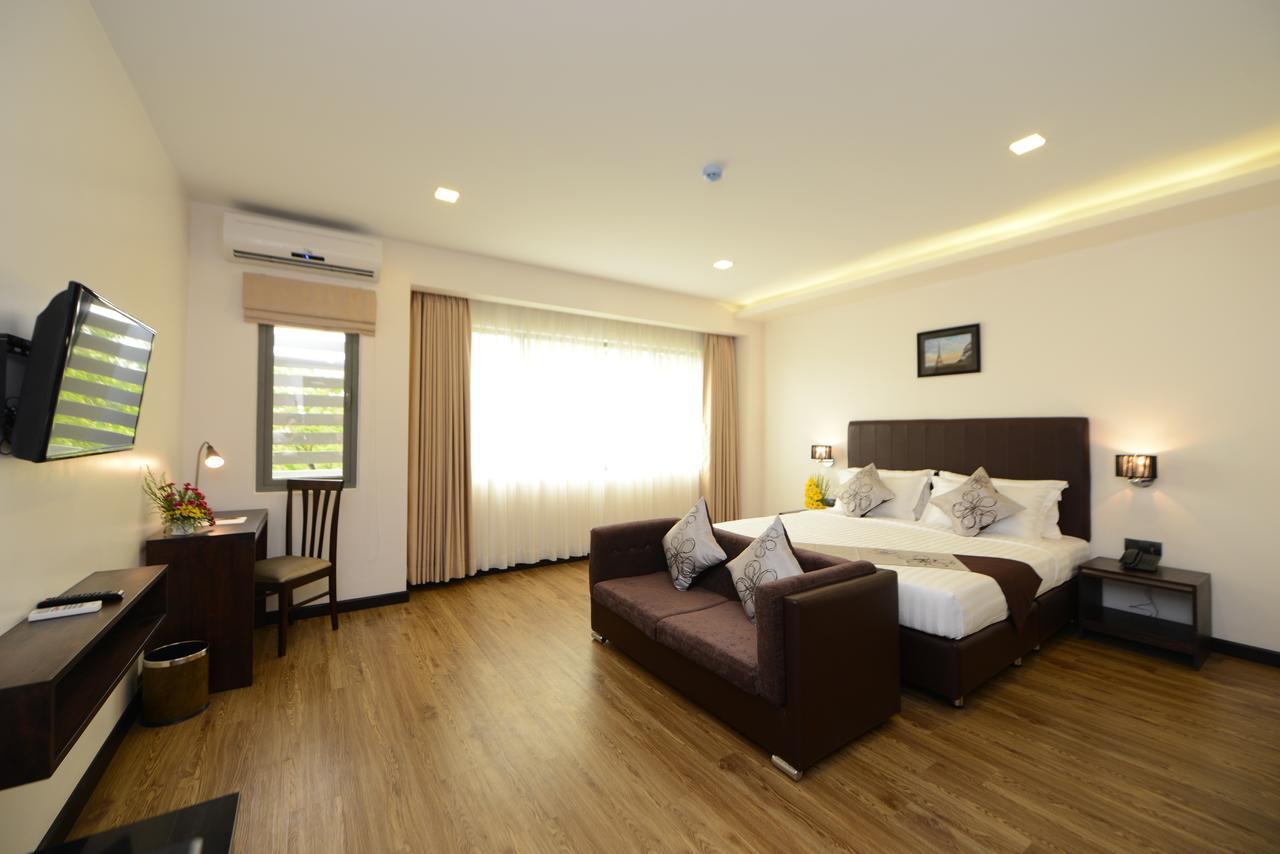 Hotel Lexus Янгон Екстериор снимка
