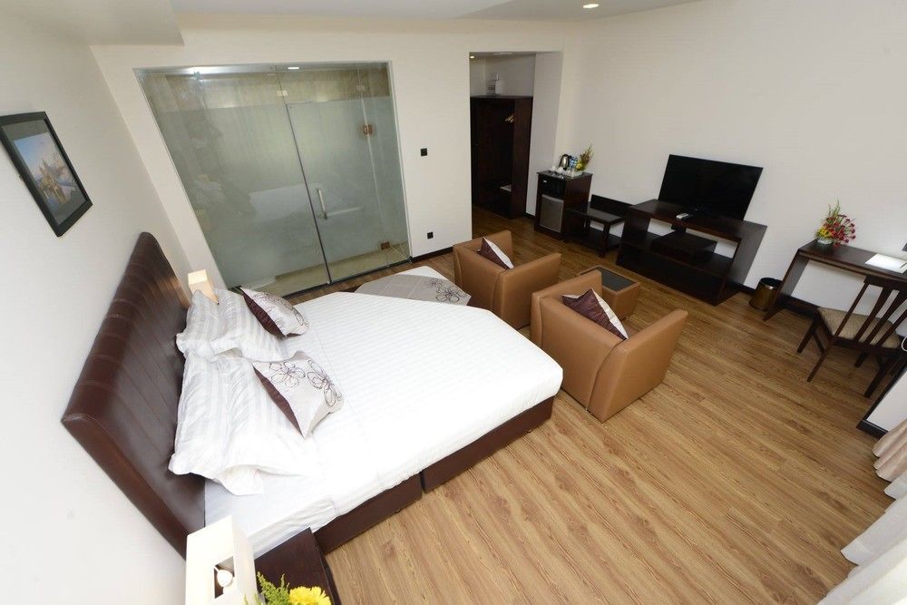 Hotel Lexus Янгон Екстериор снимка