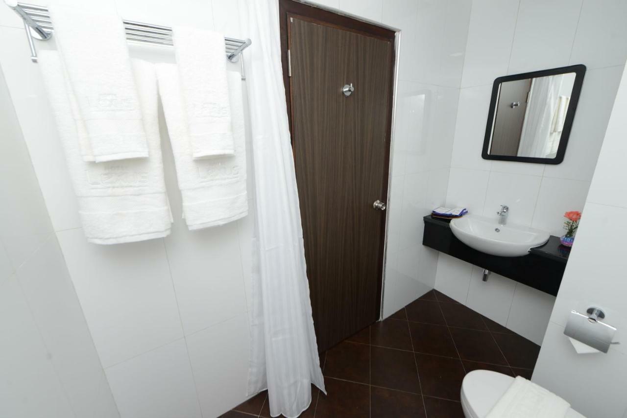 Hotel Lexus Янгон Екстериор снимка